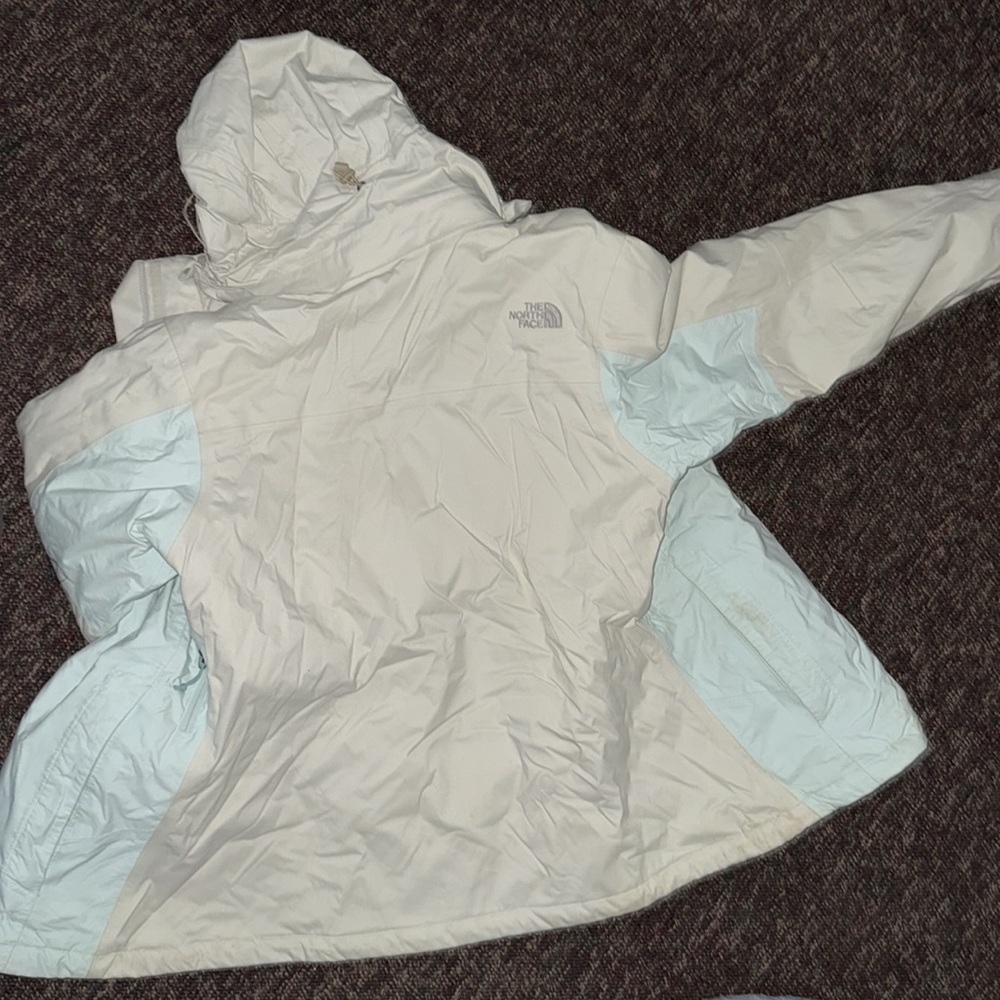 North face winter jacket - Picture 7 of 7
